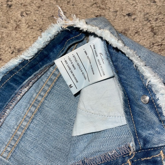 KanCan Front button closure distressed shorts - Picture 3 of 5